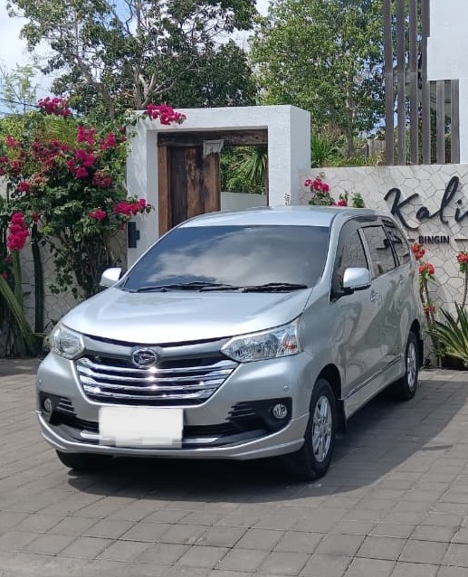 Toyota Avanza private transfer vehicle in Amed Bali